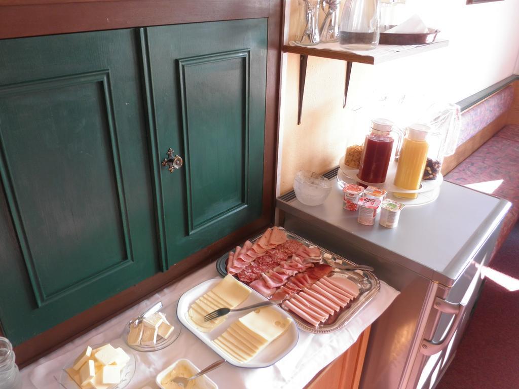 Pension Schweizerhof ヴァイトリンク エクステリア 写真
